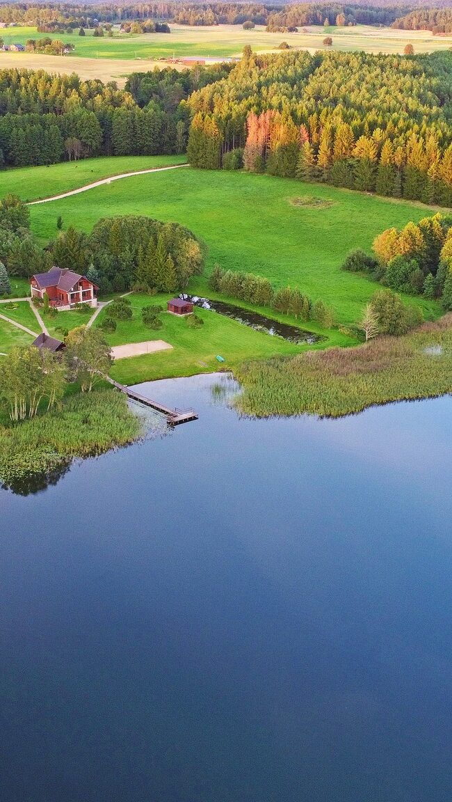 Santuokos ceremonija prie ežero viloje „Pas Šestoką“